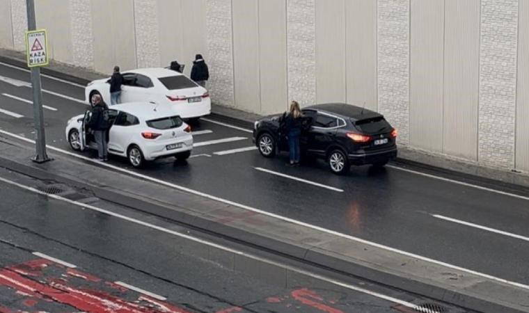 E-5'te yurttaşlar Atatürk'e saygı duruşu gösterdi