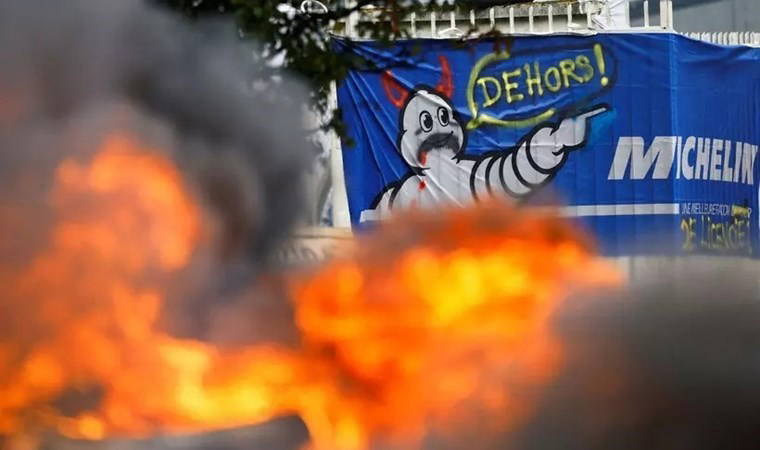 Otomotiv sektöründe kriz derinleşiyor: Dev lastik üreticisi fabrikalarını kapatıyor! İşçiler grevde...