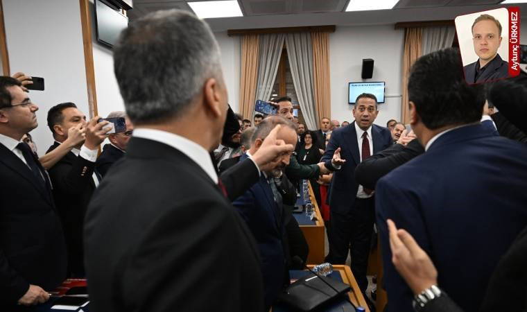 İçişleri Bakanlığı’nın bütçe görüşmeleri gergin başladı, CHP’li ve AKP’liler arasında arbede yaşandı