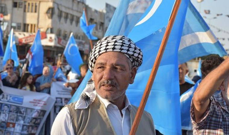 'Bir evden 97 kişi çıktı!'