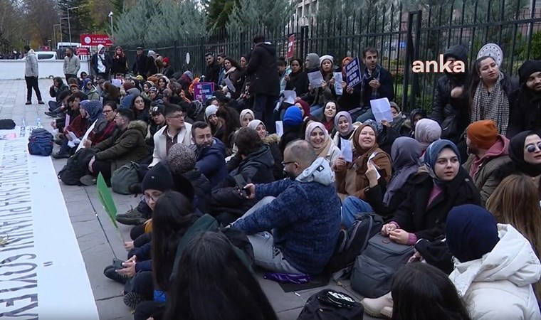 Öğretmenlerden MEB önünde eylem