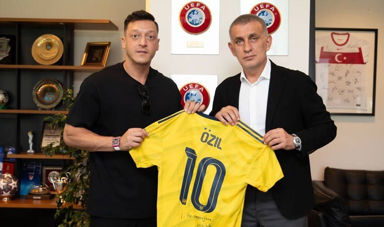 Mesut Özil'den TFF başkanlığı iddialarına yanıt: 'Benim hedefim...'