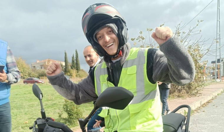 Mesut Özil ehliyet sınavına girdi!