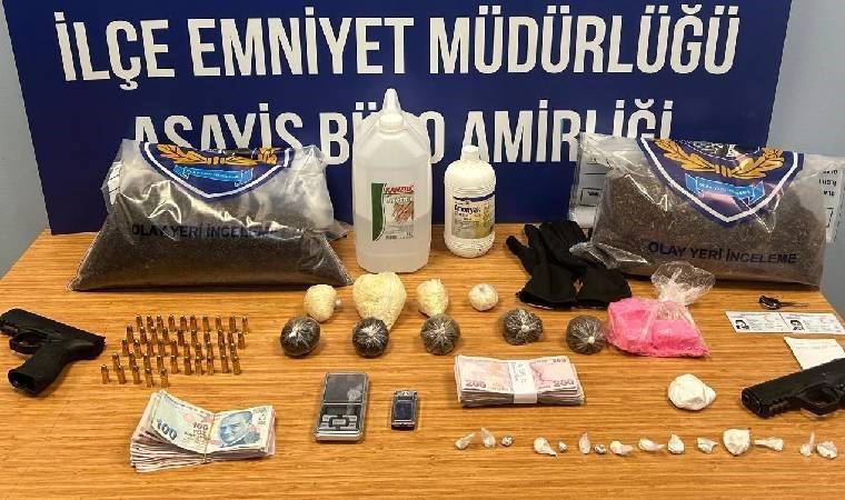 İstanbul'da parkta uyuşturucu operasyonu: Gözaltılar var!