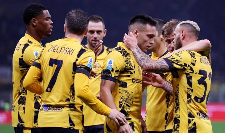 Inter'i VAR kurtardı: Lider Napoli'yi takip etti!