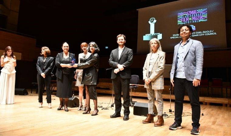 İzmir Uluslararası Film ve Müzik Festivali ödül töreni yapıldı