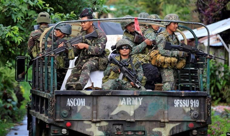 Güney Çin Denizi'nde tansiyon yükseliyor: Filipinler tatbikata başladı