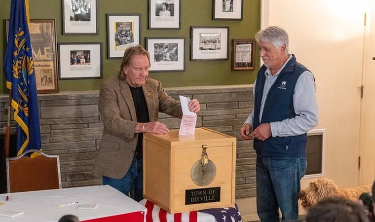 Oylama gece yarısı yapıldı...