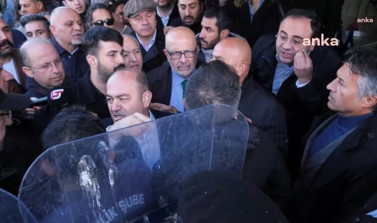 Özgür Çelik’ten ‘mülteci’ göndermesi