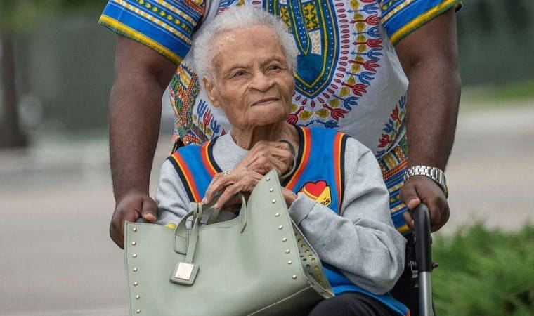 Tulsa Irkçı Katliamı'ndan kurtulan en yaşlı kişi oyunu kullandı...