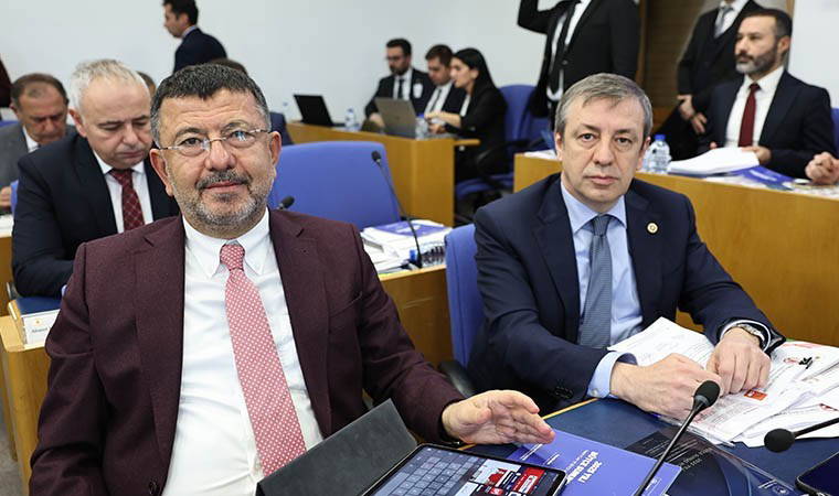 Bütçe görüşmelerinde 'TOGG' gündemi: 'Borcam gibi hediyelik eşyaya dönüşmüş durumda'