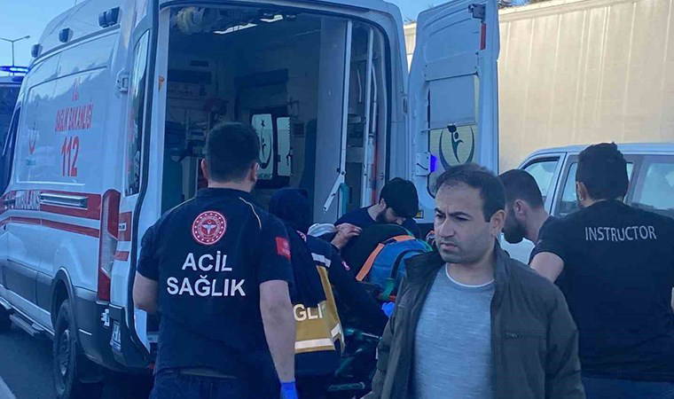 Mahkumları taşıyan cezaevi aracı TEM'de kazaya karıştı: 5 yaralı