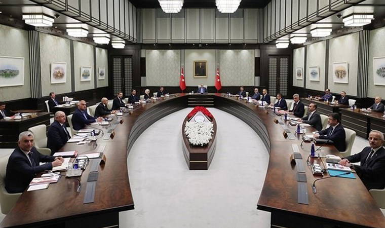 Erdoğan'ın masasında neler var?