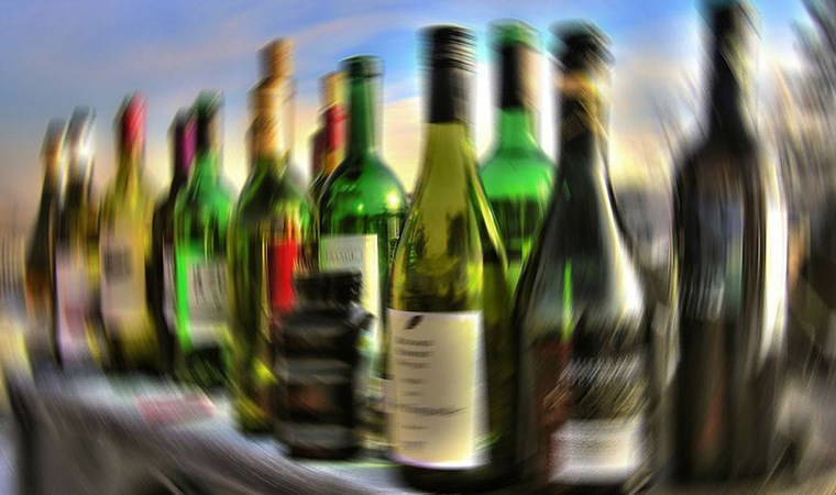 İktidara yakın gazete duyurdu... Yaptırımlar geliyor: AKP'den yeni sigara ve alkol düzenlemesi