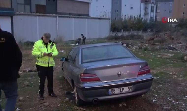 Antalya'da feci kaza... 14 yaşındaki sürücü kaldırımda yürüyen aileye çarptı: 1’i bebek 3 yaralı