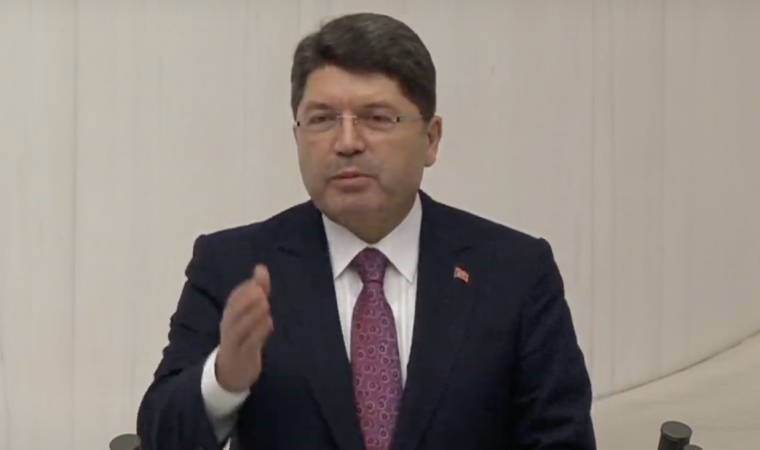 Adalet Bakanı Yılmaz Tunç'tan, Erdoğan'ı protesto eden gençlere çıplak arama ve işkence iddiasına yanıt