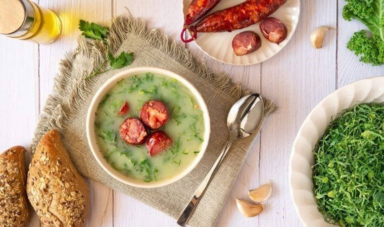 Portekiz mutfağından içinizi ısıtacak enfes lezzet: Caldo Verde tarifi