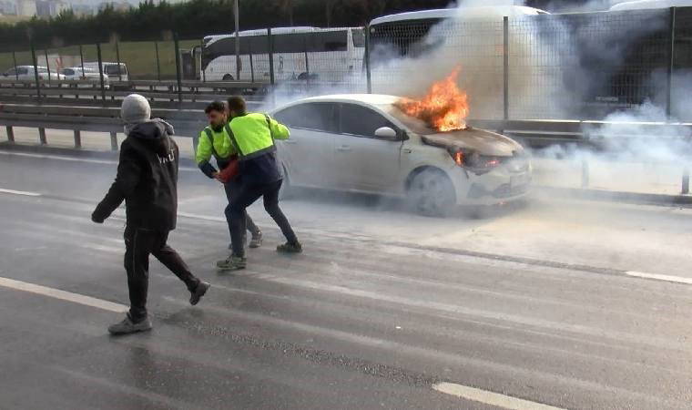 D-100'de panik anları: Araç alev alev yandı!
