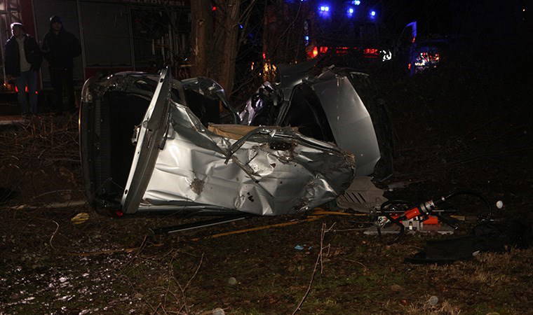 Tokat'ta korkunç kaza... Hafif ticari araç araziye devrildi: 3 kişi can verdi!