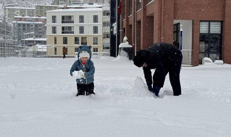 Artvin'in Şavşat ve Yusufeli ilçelerinde eğitime 'kar' engeli