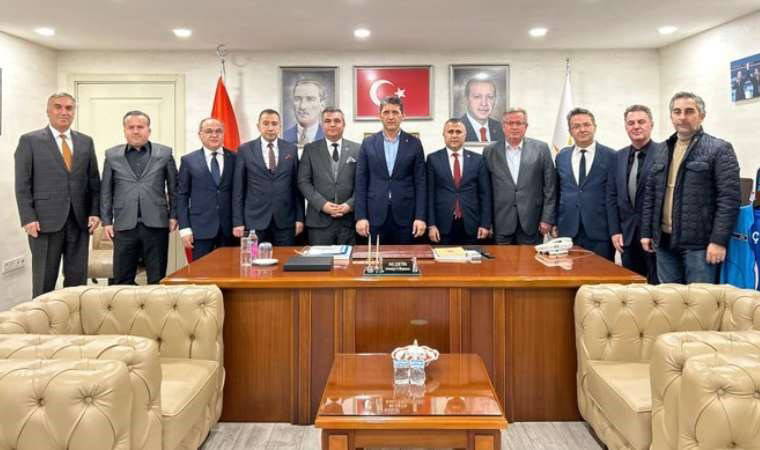 Parti devletinden yeni manzara! Antalya'da ilçe milli eğitim müdürleri AKP İl Başkanlığı’nda toplandı