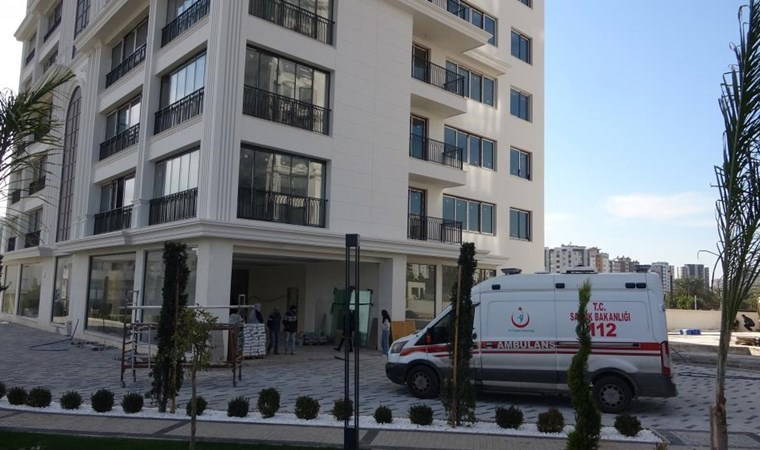 Mersin’de iş cinayeti: Asansör boşluğuna düşen işçi öldü!