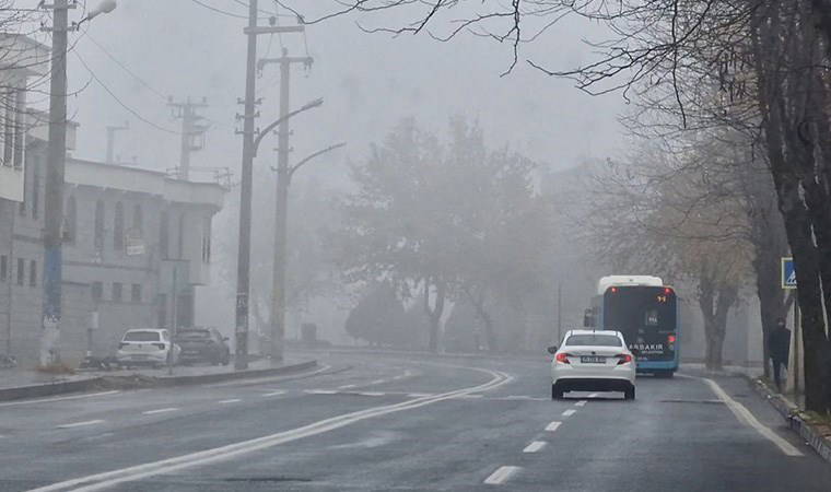 Diyarbakır'daki yoğun 'sis' 5 gündür sürüyor: İstanbul ve İzmir uçak seferleri iptal edildi!