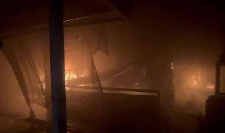 Tekirdağ'da perde fabrikasında yangın paniği: Bir anda duman yükseldi!