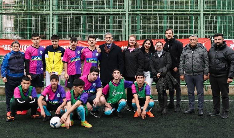 Gemlik’te özel bireyler yeşil sahada