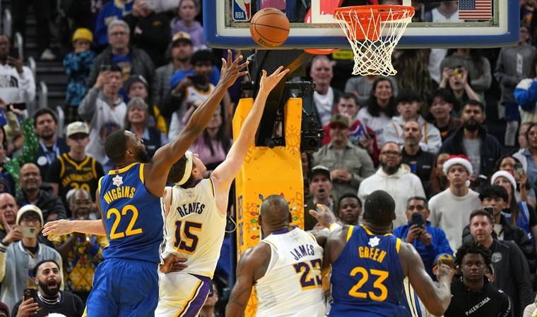 Los Angeles Lakers, Golden State Warriors'u son saniyede devirdi!