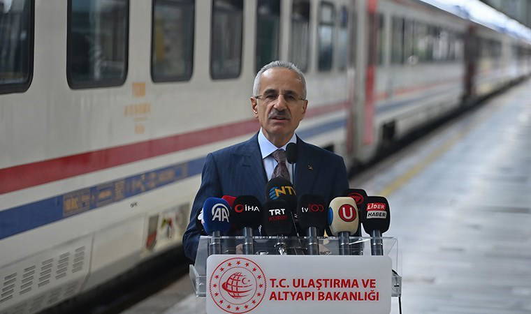 Bakan Uraloğlu duyurdu: Tren garlarında yeni dönem başlıyor