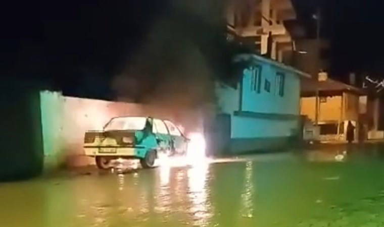 Samsun'da 'kundaklama' iddiası: Araç küle döndü!