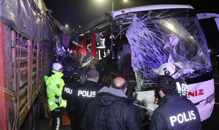 Denizli'de feci kaza: Ölü ve yaralılar var!