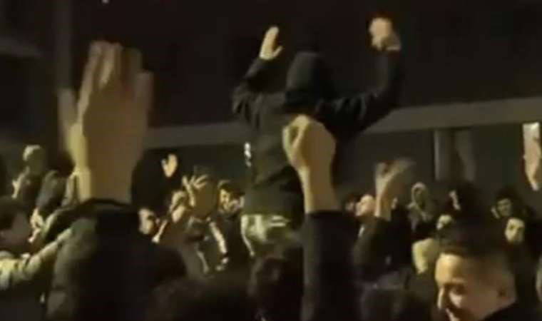 Bartın’da öğrencilerden su eylemi: KYK yurdunun yönetimi protesto edildi