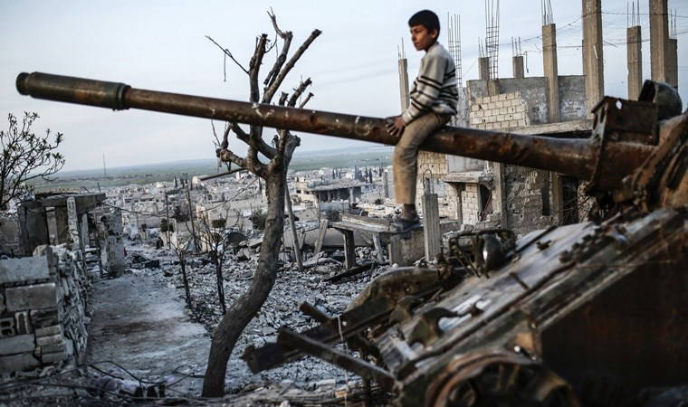 Suriye ordusu HTŞ ilerlemesini durduramıyor… Esad için tarih tekerrür eder mi?