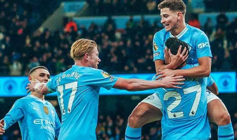 De Bruyne tarihe geçti, City rahat kazandı
