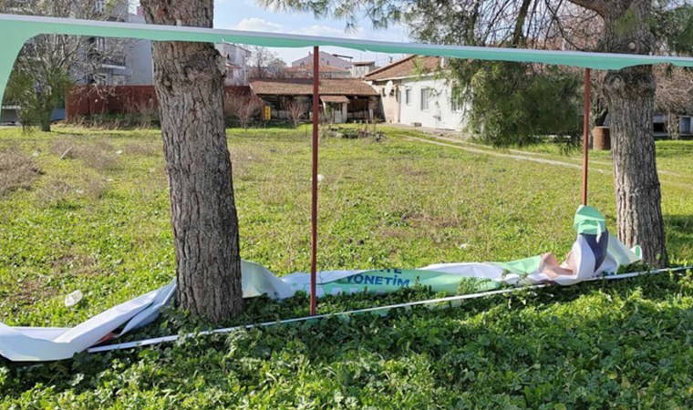 CHP'li Ahmet Akın'ın afişine saldırı iddiası yargıya taşındı: 'Seçim böyle kazanılmaz'