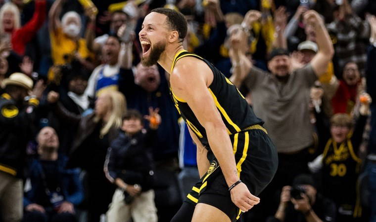 Golden State Warriors, Stephen Curry'nin son saniye basketiyle güldü!