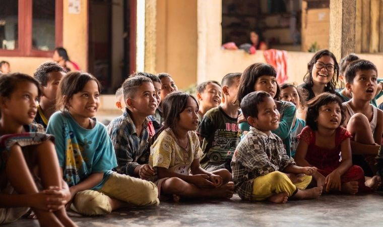 Mutluluk ve yoksulluk arasında nasıl bir bağ var?