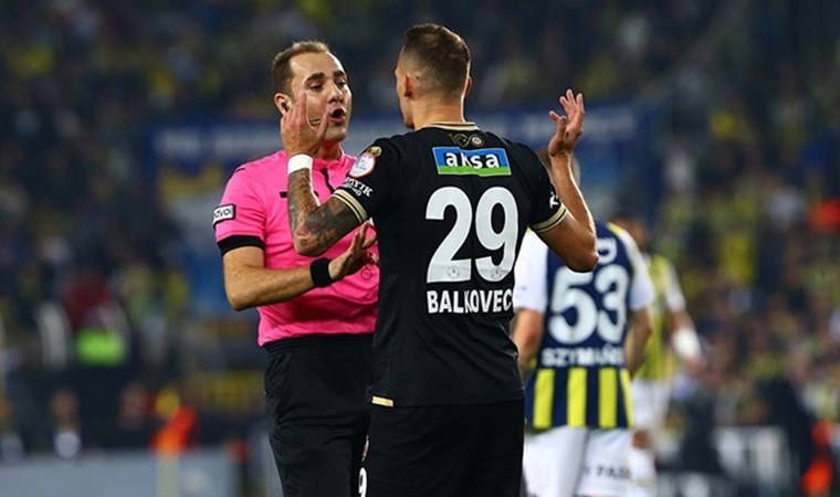 Galatasaray'dan tepki: 'Kör bir hakem, komik bir penaltı...'