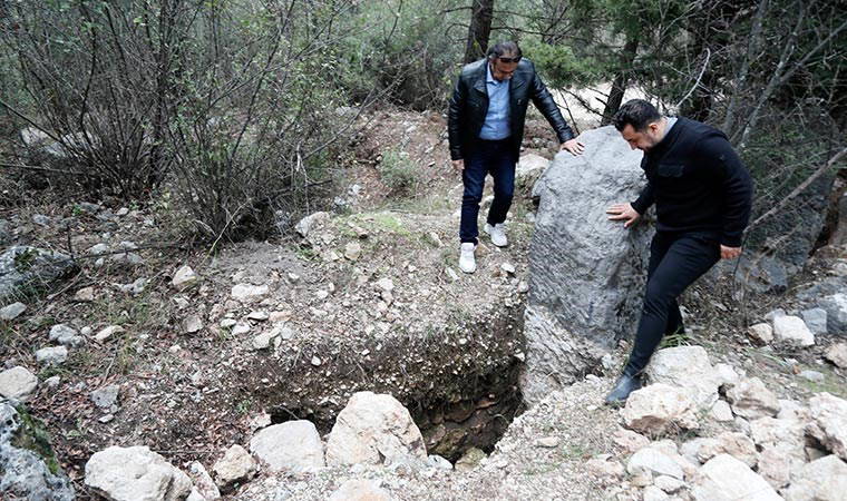 Antik kentte 'dedektörlü' talan: 'Arkeolojiye sıkılmış bir kurşun bu'