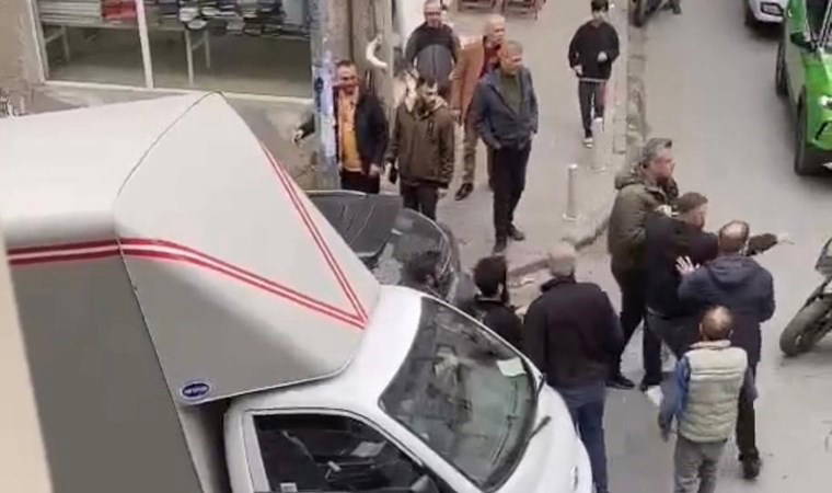 İstanbul'da 'kemerli' yol verme kavgası