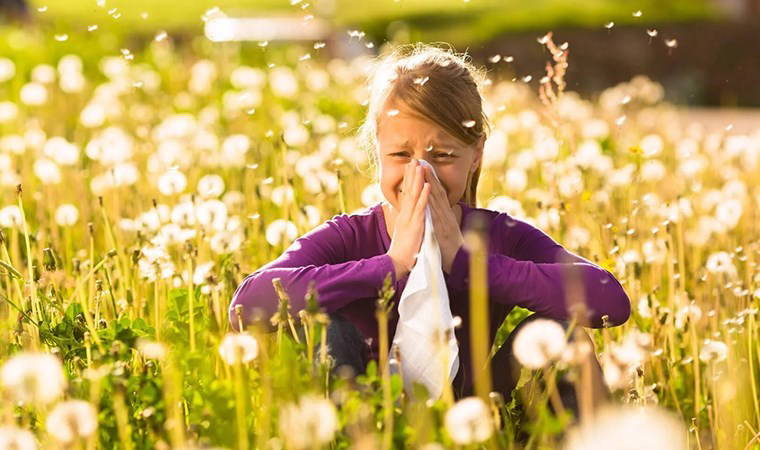 Sıcak havaya aldanmayın... Uzmanı uyardı: 'Yalancı bahar hasta edebilir'