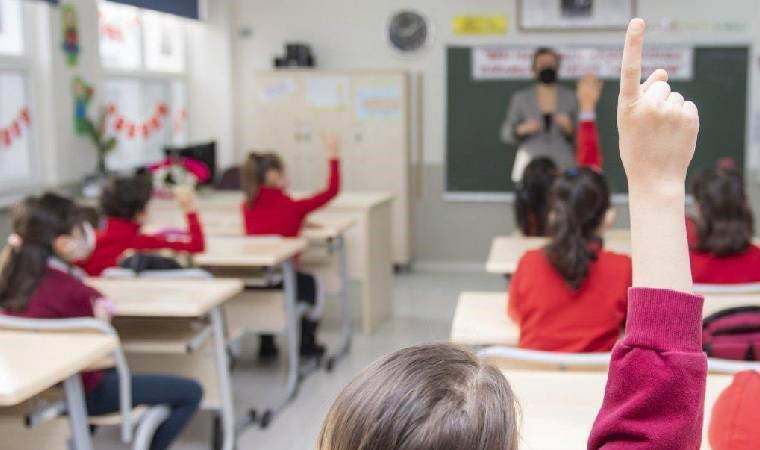 Şanlıurfa'da eğitime 'sağanak yağış' engeli!