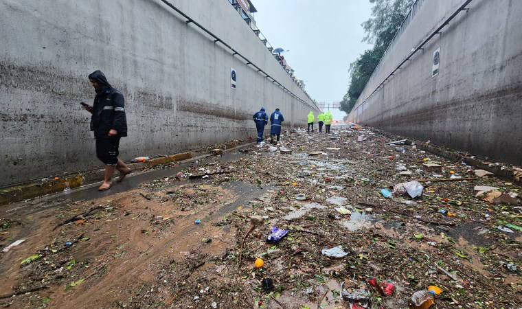 Antalya'da 1 kişinin öldüğü su dolu alt geçitte felaketin izi gün ağarınca ortaya çıktı