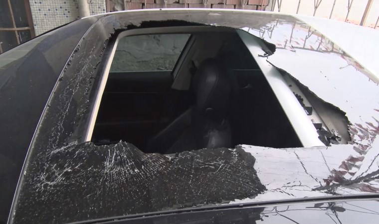 Akraba ziyaretine gelen ailenin aracının camları kırıldı