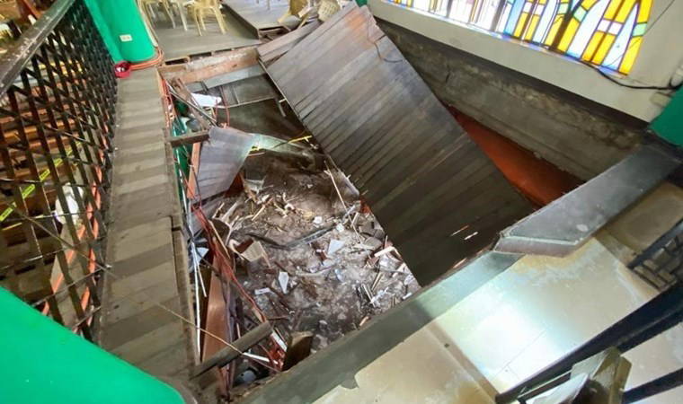 Kilisede facia: Asma kat çöktü
