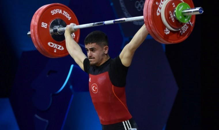 Kaan Kahriman Romanya'da altın madalyanın sahibi oldu!