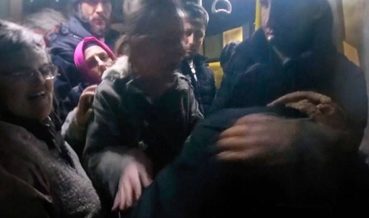 Esenyurt’ta otobüste taciz skandalı: Tekme tokat dövüp, kayda alıp ifşa ettiler!