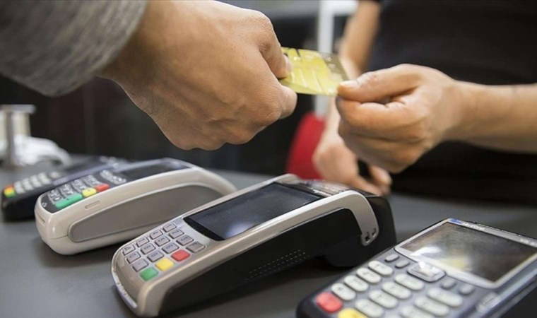 Kredi kartı harcamalarına 'kısıtlama' sinyali: Yurttaşı neler bekliyor?